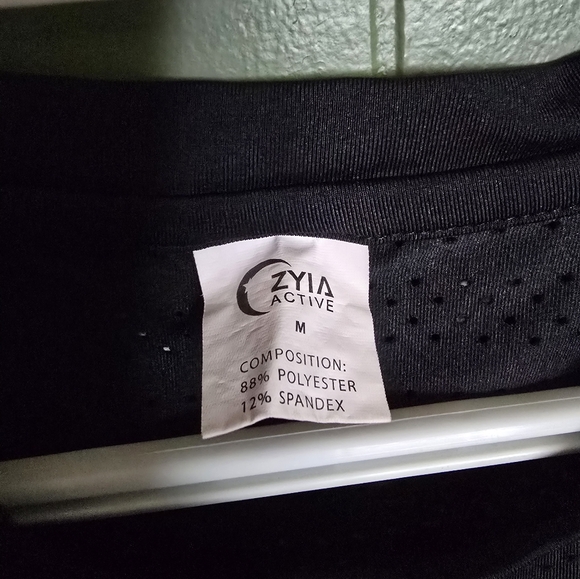 # 22  Zyia Active Chill Laser Cut Long Sleeve Active Top - Picture 4 of 4